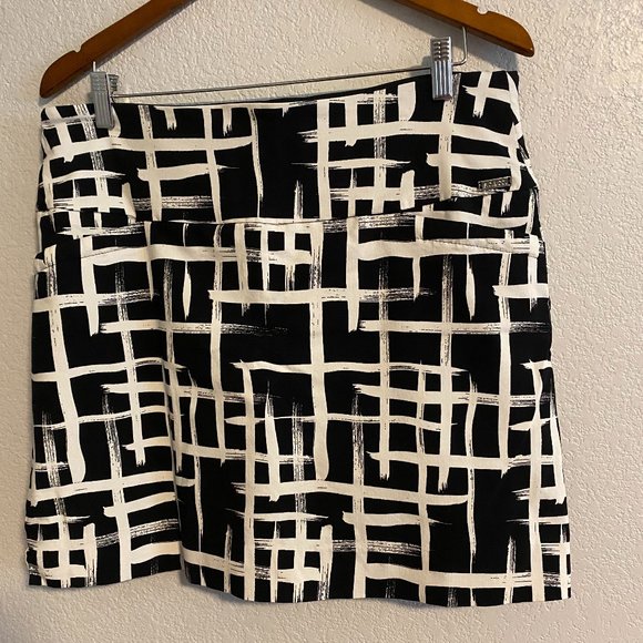 Black and White Patterned Skort - Picture 1 of 5